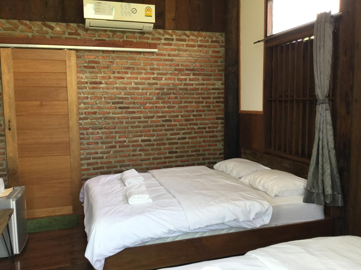 Baan Suan La Moon Pensión 2*